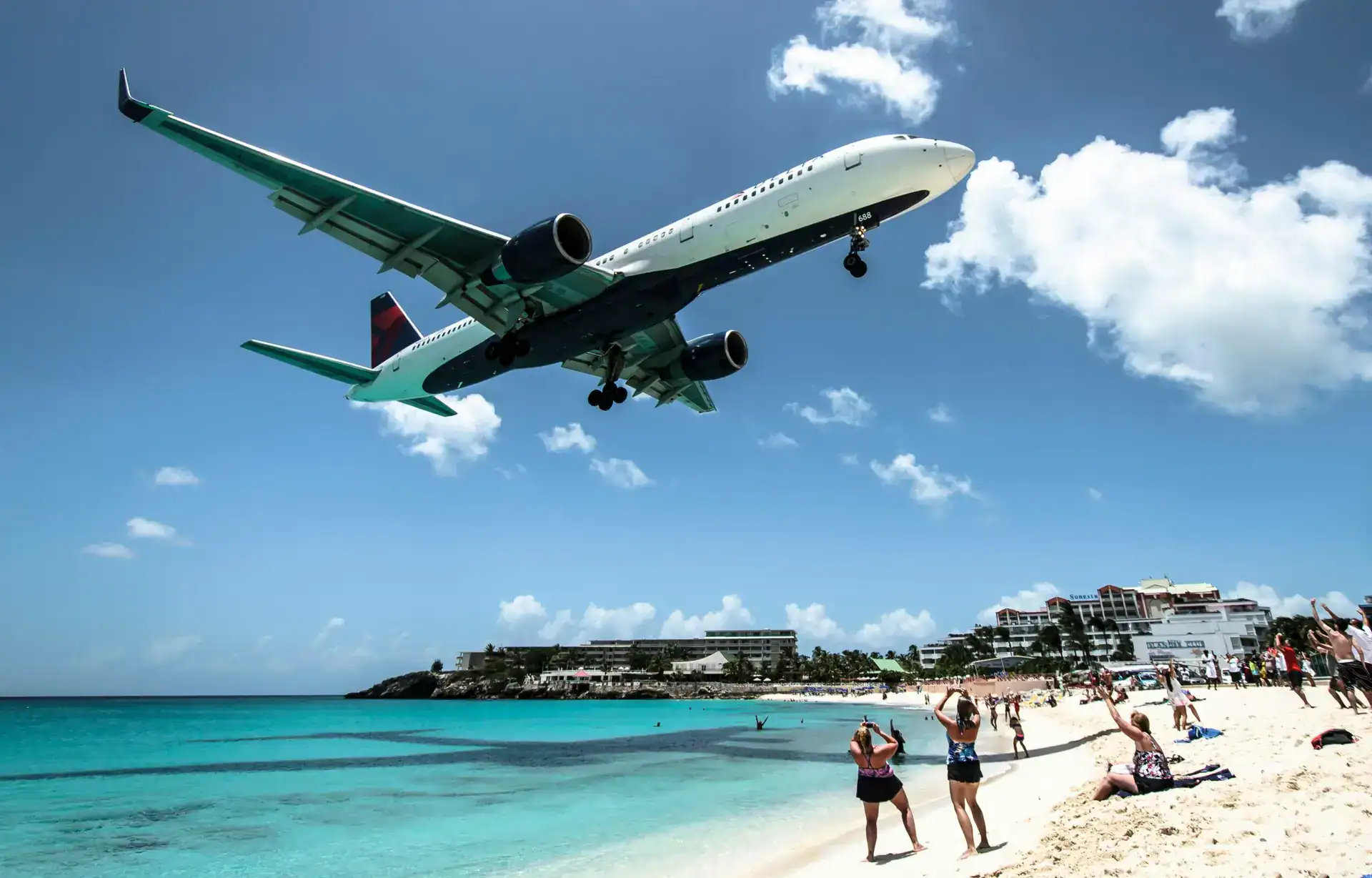 Maho Beach Plane Spotting
